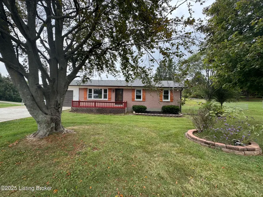 621 Jimwood Dr, Vine Grove, KY 40175 - #2