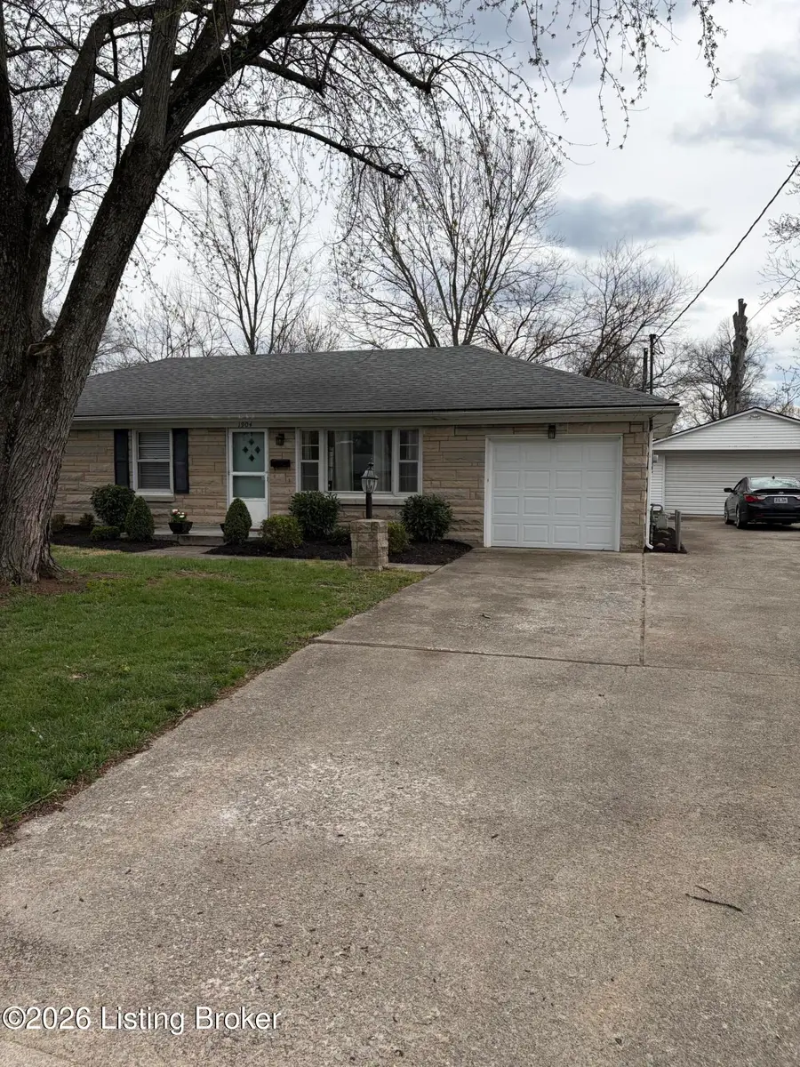 1904 Lampter St, Louisville, KY 40216 - #3