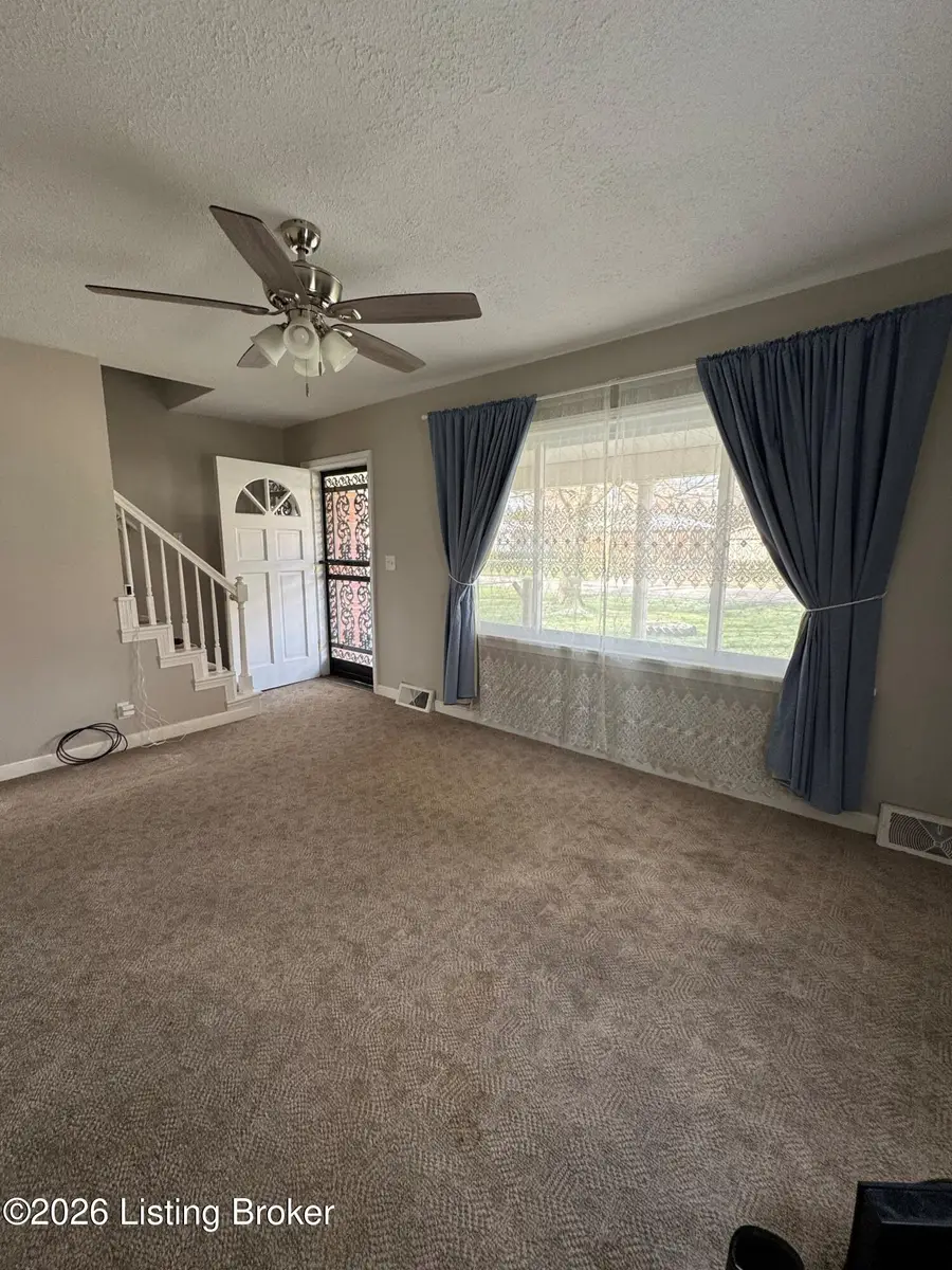 7803 Carnation Dr, Louisville, KY 40258 - #3