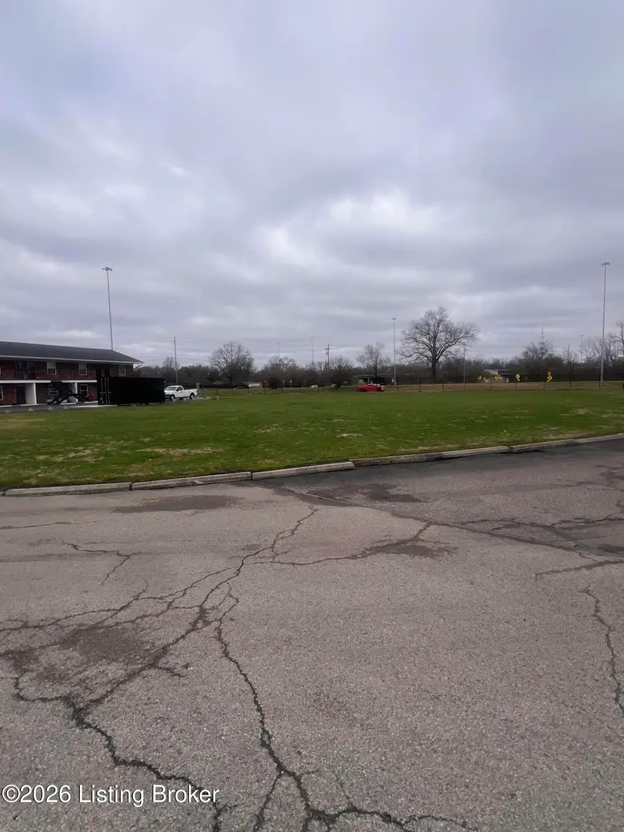 1700 Sanders Ln, Louisville, KY 40216 - #3