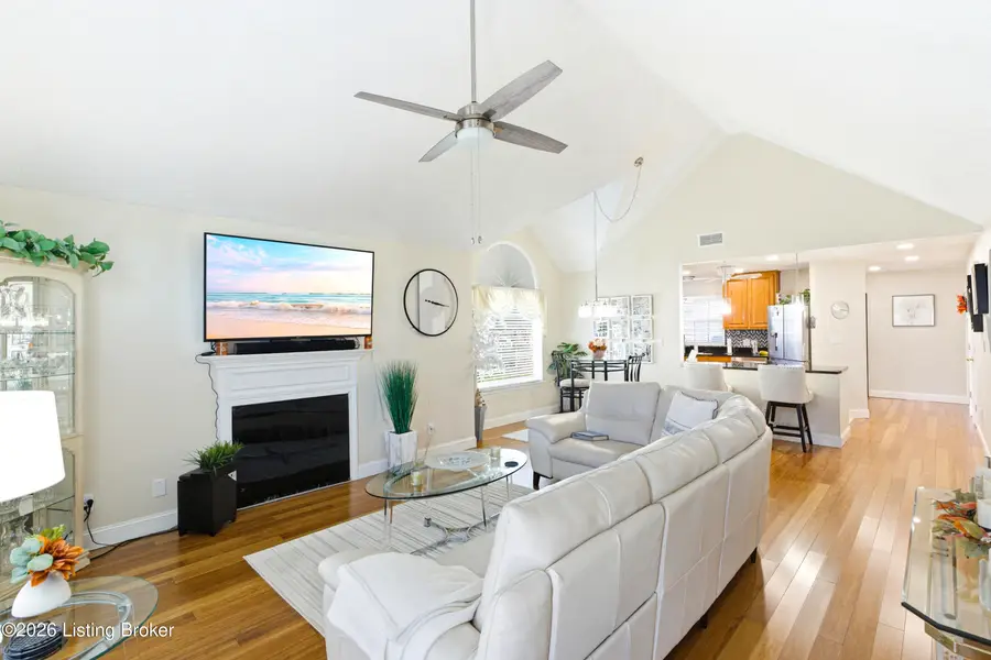 10000 Plum Hollow Ct, Louisville, KY 40291 - #3