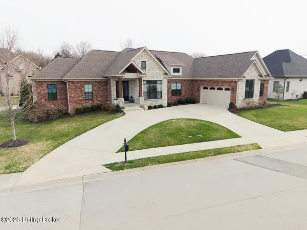 3103 Twin Creek Dr, Louisville, KY 40245