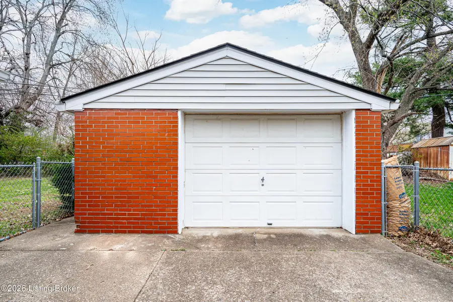 3511 Terrier Ln, Louisville, KY 40218 - #3