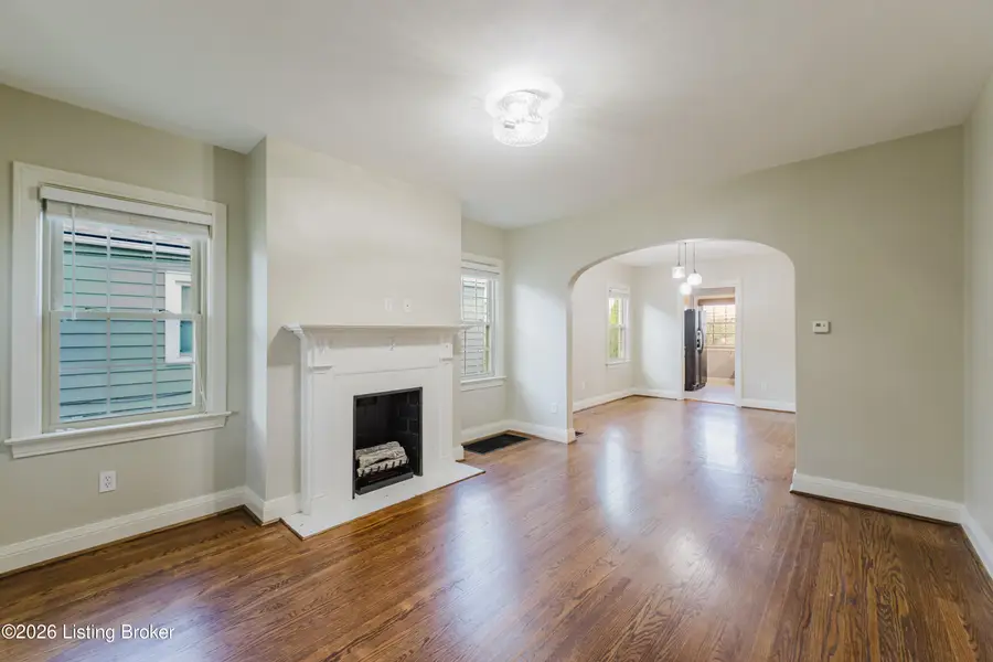 207 Iola Rd, Louisville, KY 40207 - #3