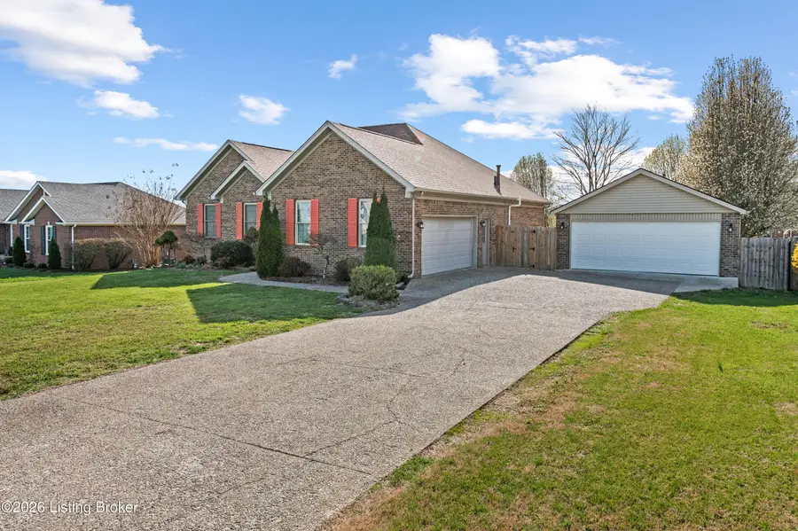 269 Beechwood Ave, Shepherdsville, KY 40165 - #3