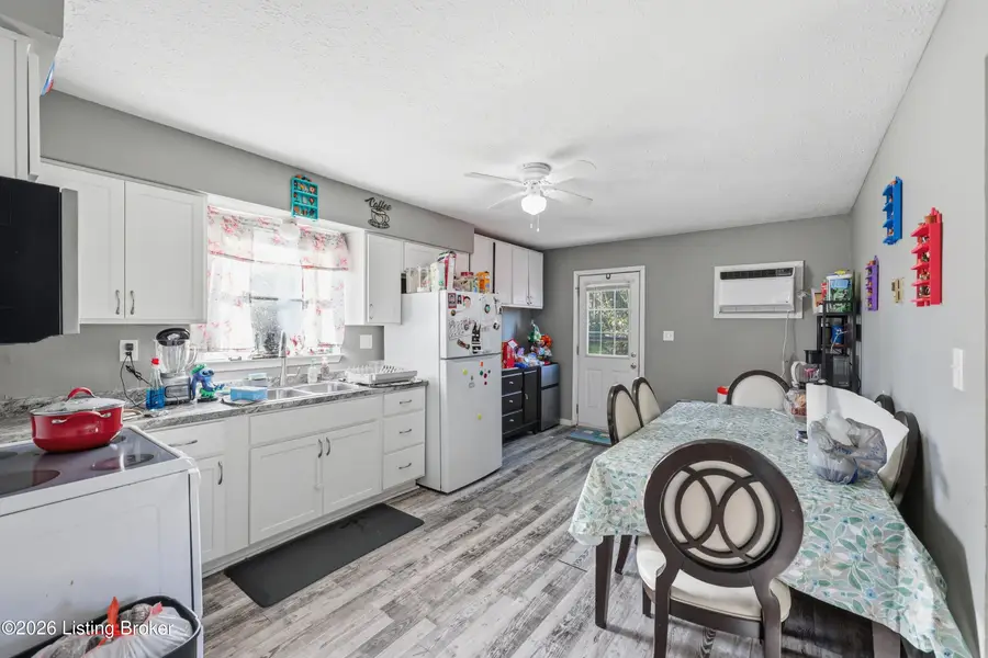 67 Arbor Green Ln, Shelbyville, KY 40065 - #3