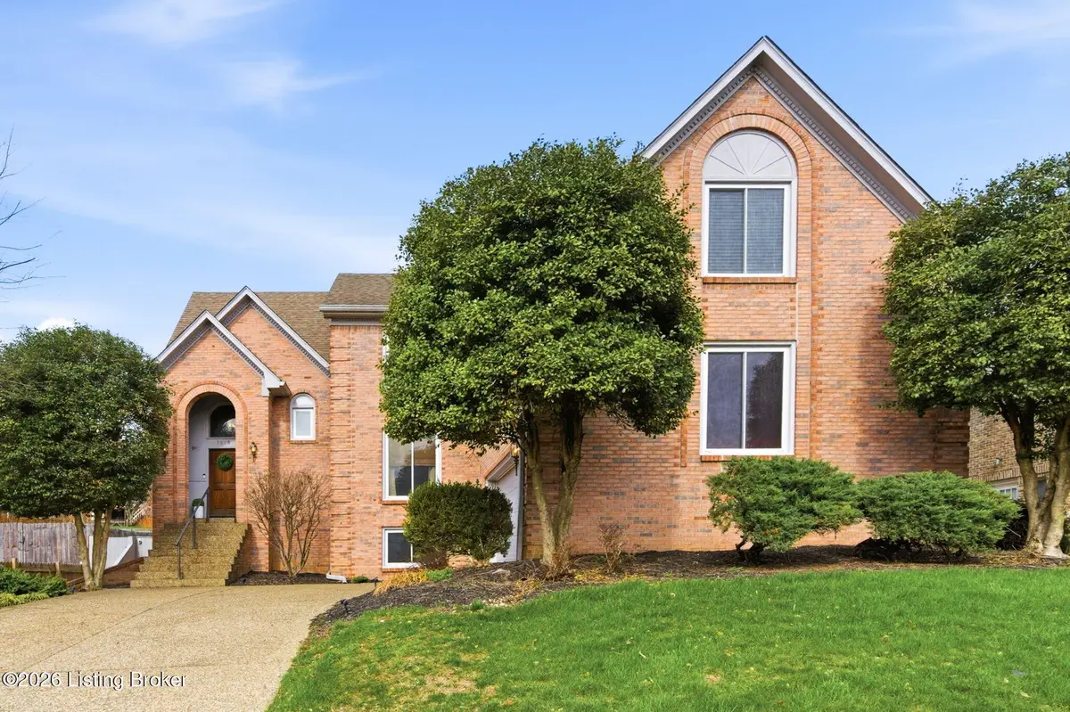 7628 Manslick Rd, Louisville, KY 40214 - #1