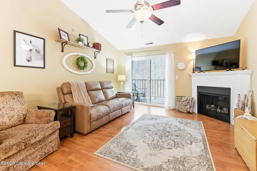 9106 Hawthorne Pointe Dr #202, Louisville, KY 40272 - #3