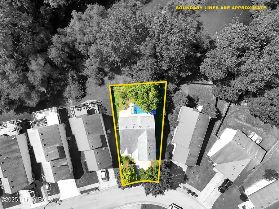 5812 Lake Erie Dr, Louisville, KY 40291 - #3