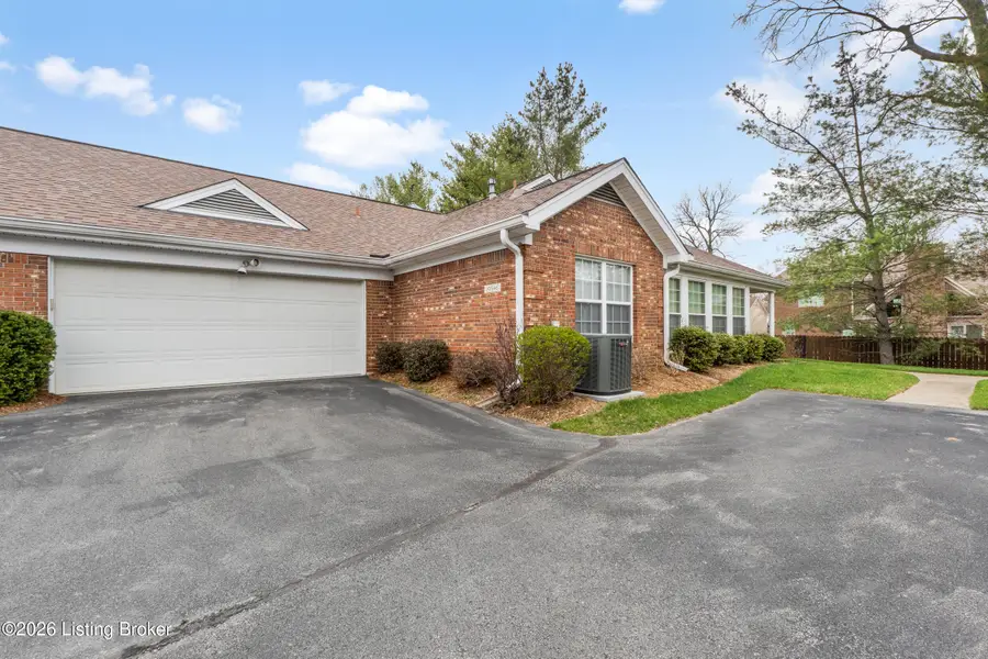 10546 Eagle Pines Ln, Louisville, KY 40223 - #2