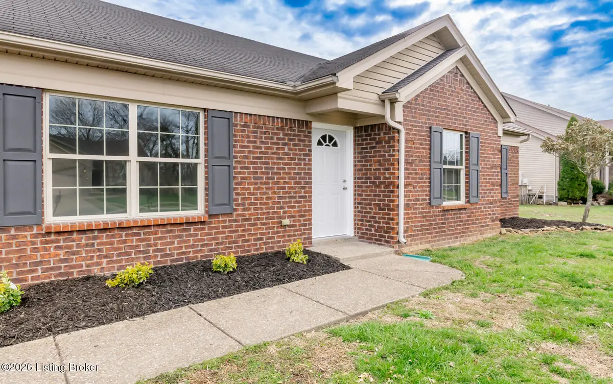 222 Mud Hen Dr, Shepherdsville, KY 40165 - #1