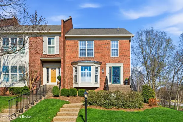 1307 Navajo Ct, Louisville, KY 40207