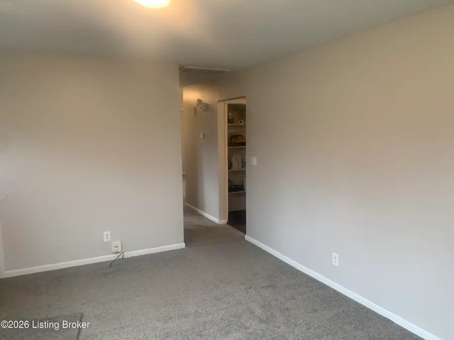 6811 Creston Dr, Louisville, KY 40258 - #2