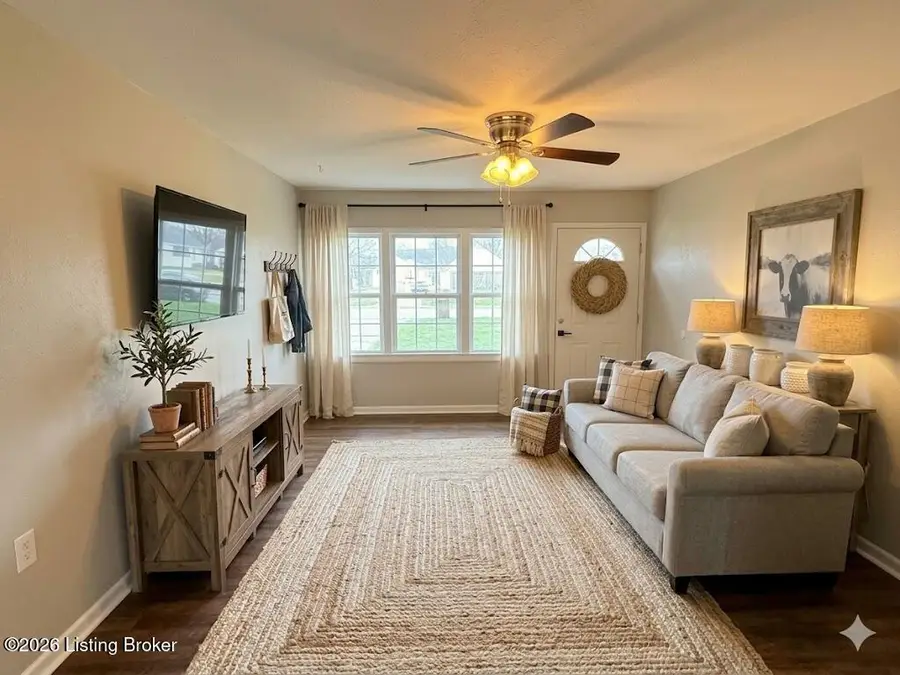 7319 Betsy Ross Dr, Louisville, KY 40272 - #3