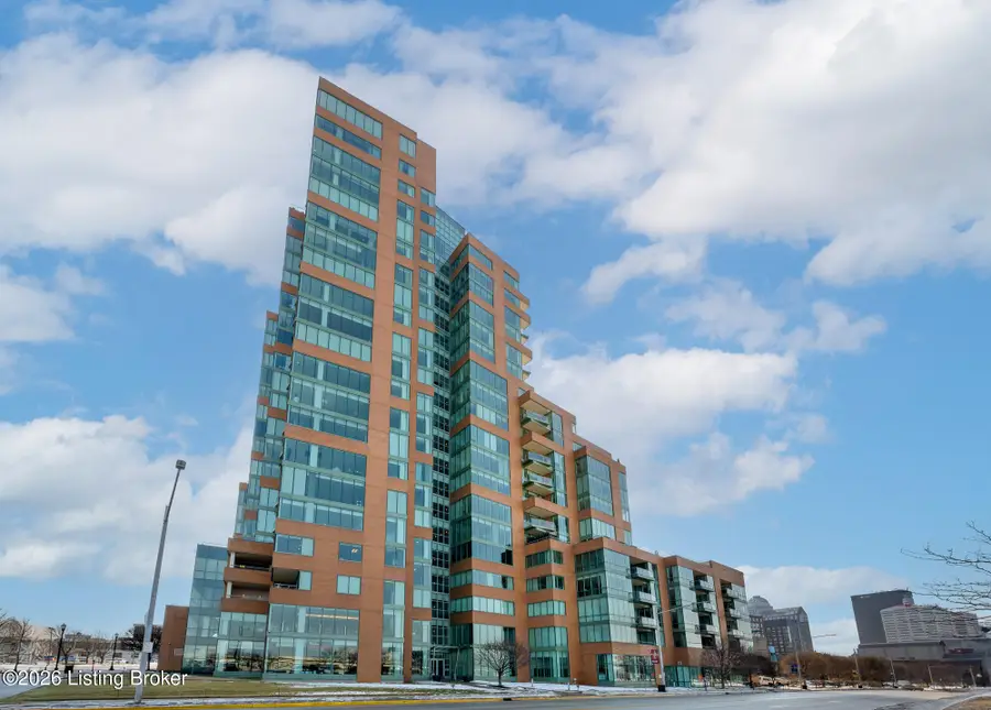 222 E Witherspoon St #806, Louisville, KY 40202 - #2