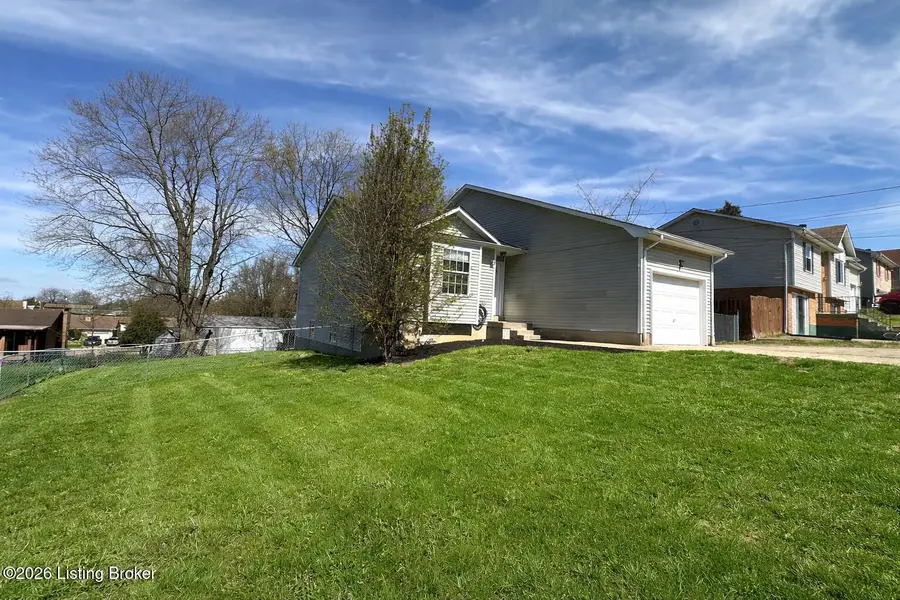 109 Jefferson St, Radcliff, KY 40160 - #2