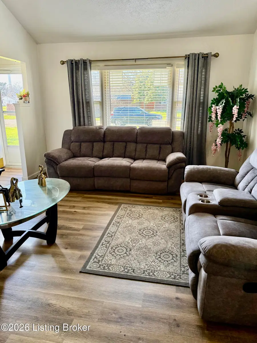 14019 Darwin Blvd, Louisville, KY 40272 - #3