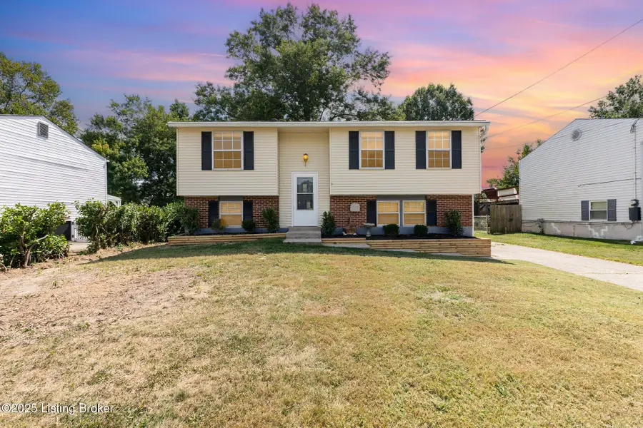 417 Saguaro Dr, Louisville, KY 40229 - #3