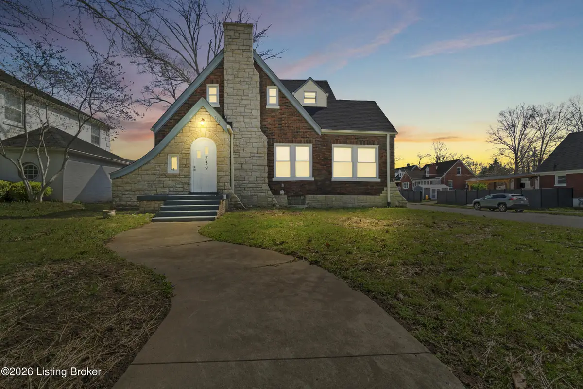 739 Southwestern Pkwy, Louisville, KY 40211 - #1