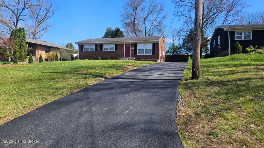4915 Manslick Rd, Louisville, KY 40216 - #3