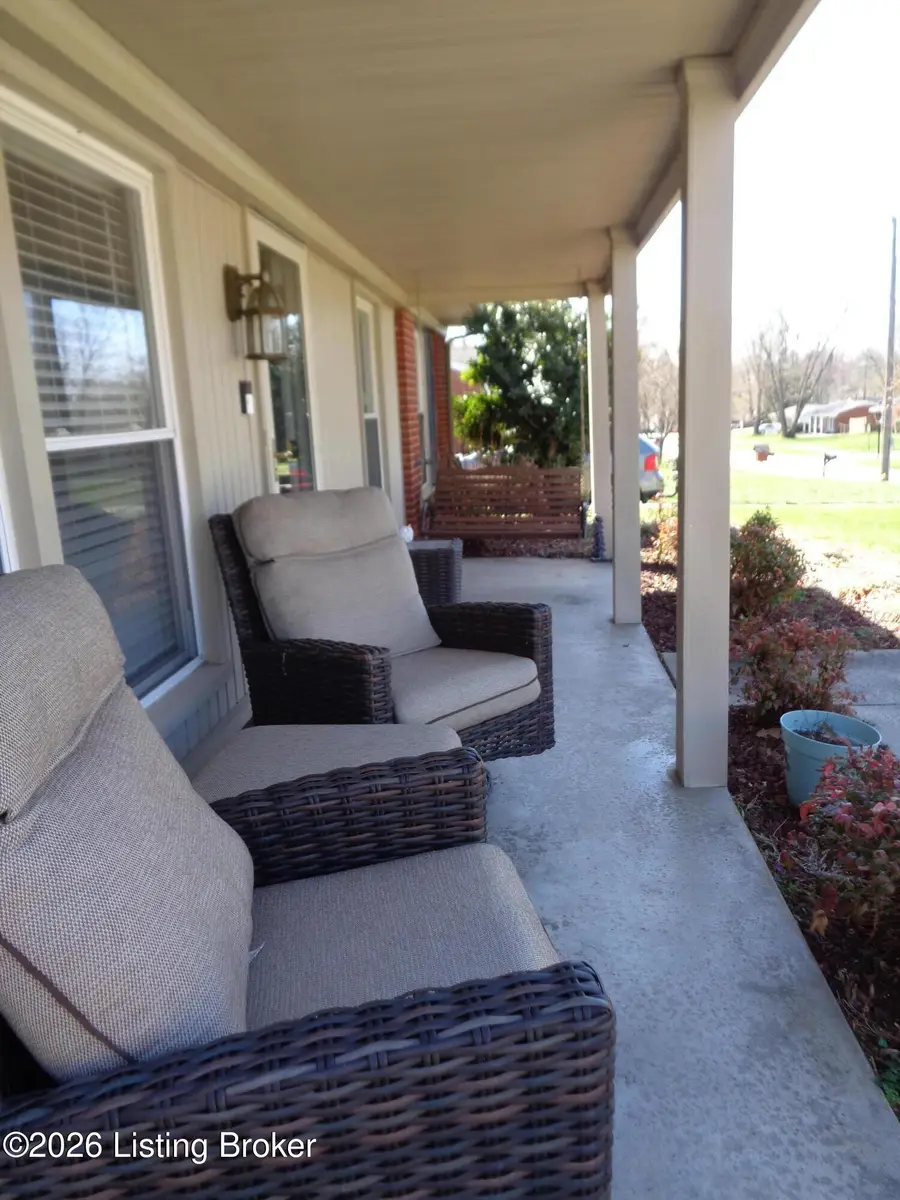 2705 Llandovery Dr, Louisville, KY 40299 - #3