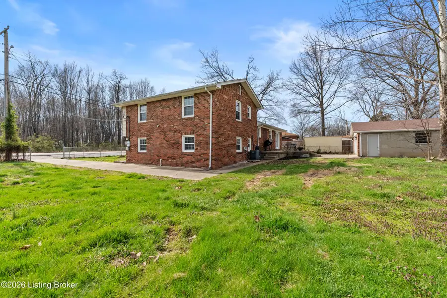 3701 Lees Ln, Louisville, KY 40216 - #3