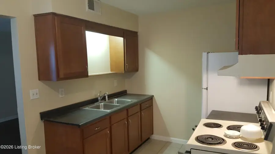 3217 Springfield Dr, Louisville, KY 40214 - #2