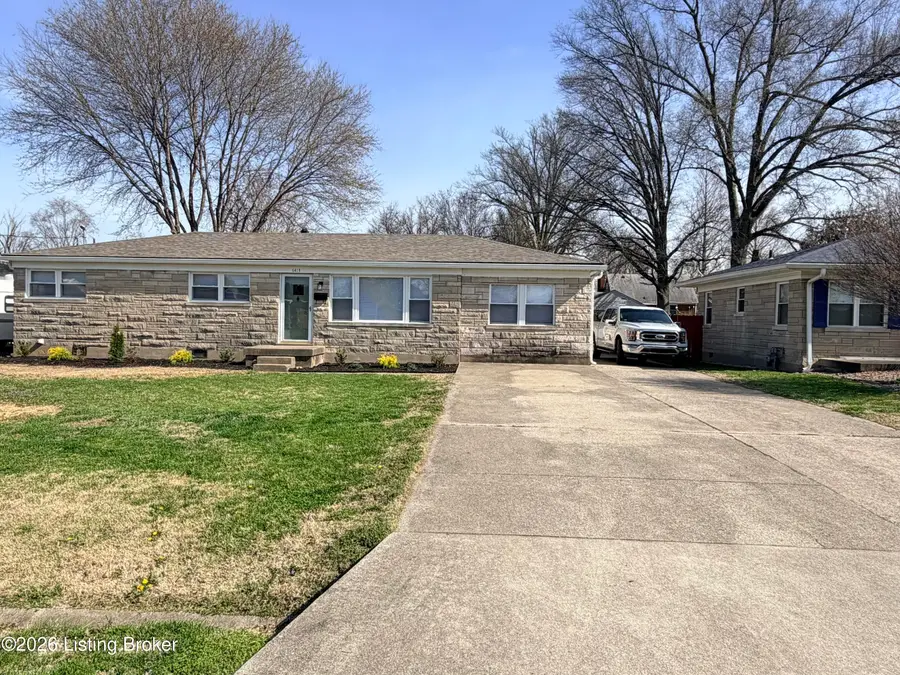 6413 South Dr, Louisville, KY 40272 - #2