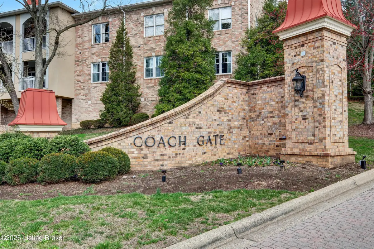 5800 Coach Gate Wynde #APT 321, Louisville, KY 40207 - #1