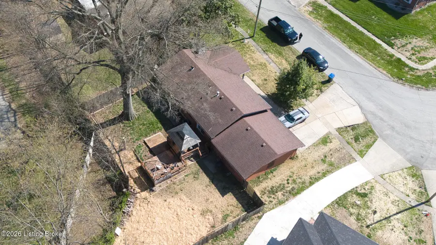 4810 Rockaway Cir, Louisville, KY 40216 - #3