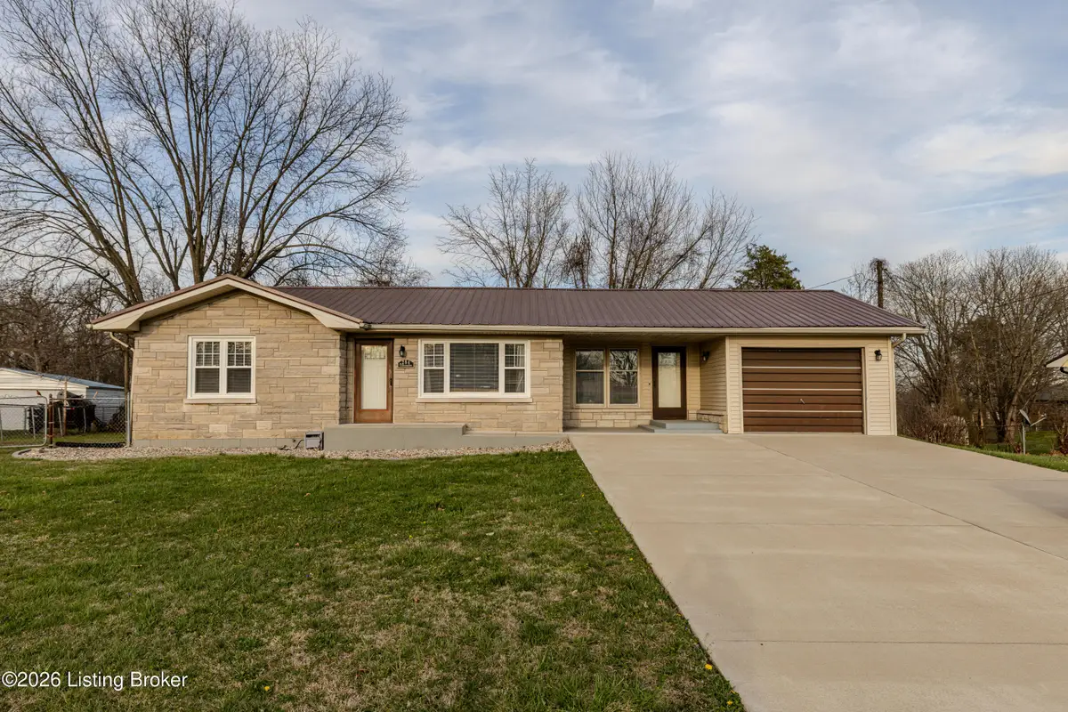 284 N Logsdon Pkwy, Radcliff, KY 40160 - #1