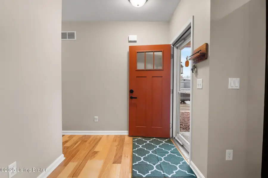 505 Eagle Pointe Dr, Louisville, KY 40214 - #2