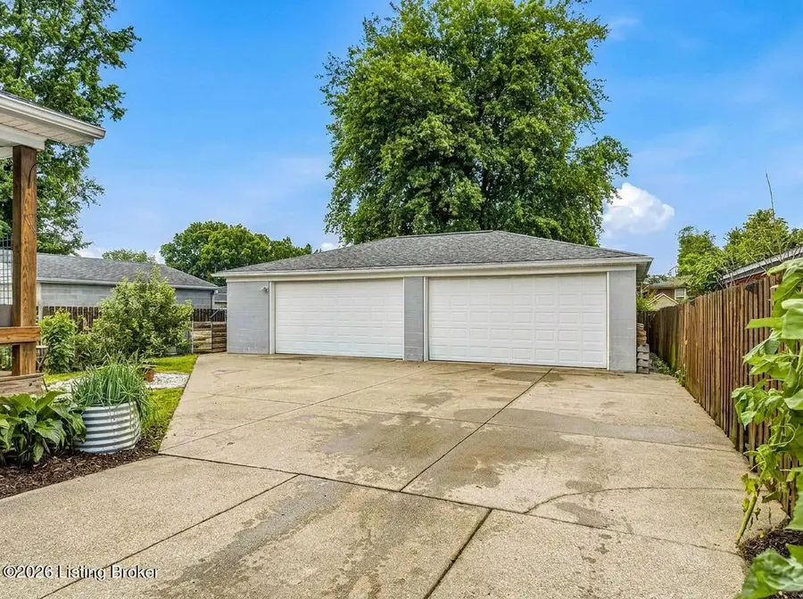 4905 Paramount Dr, Louisville, KY 40258 - #2