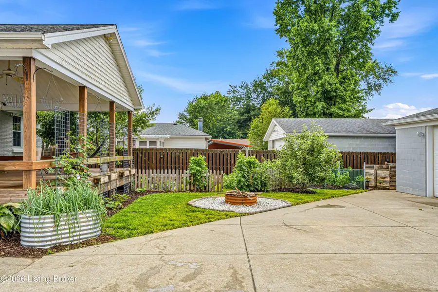 4905 Paramount Dr, Louisville, KY 40258 - #3