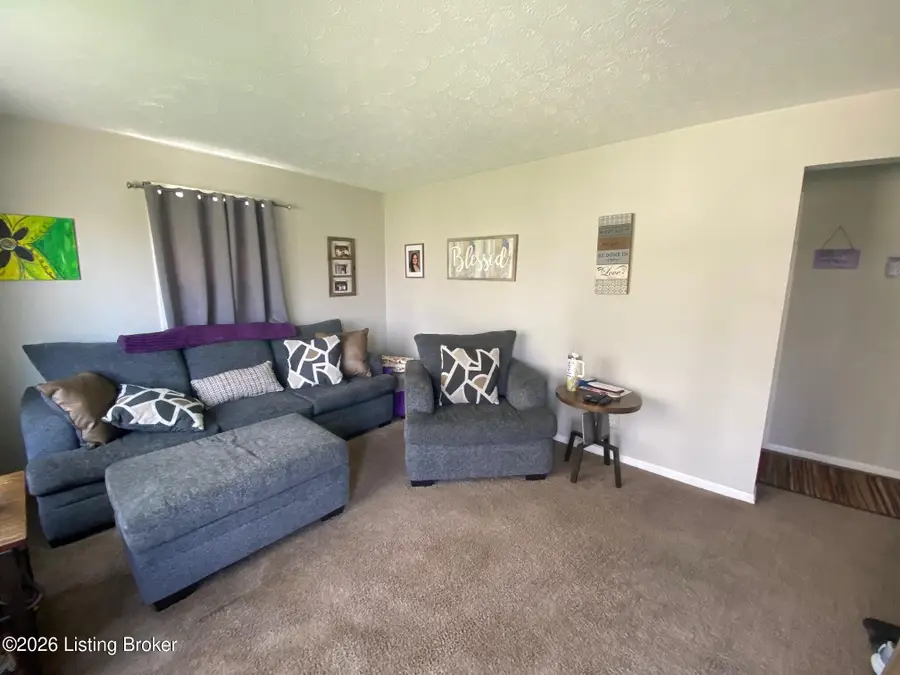 9004 W Manslick Rd, Louisville, KY 40272 - #2