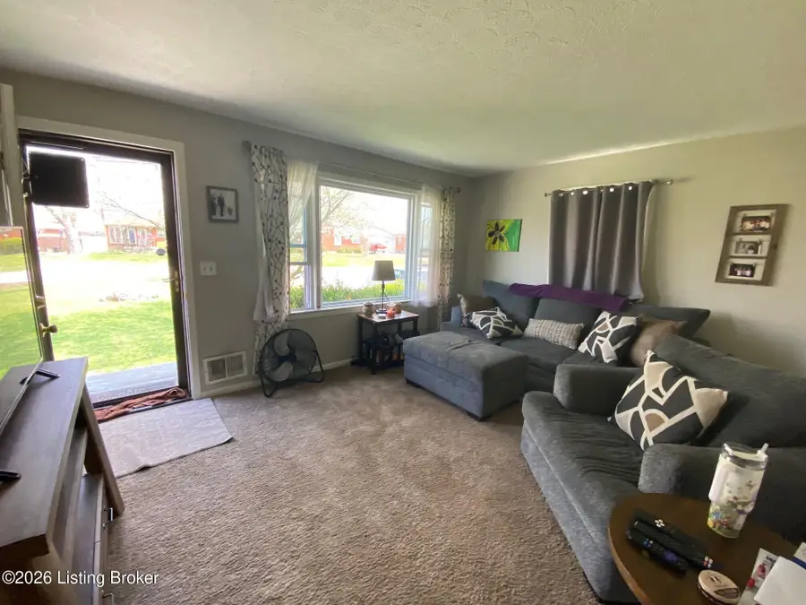 9004 W Manslick Rd, Louisville, KY 40272 - #3