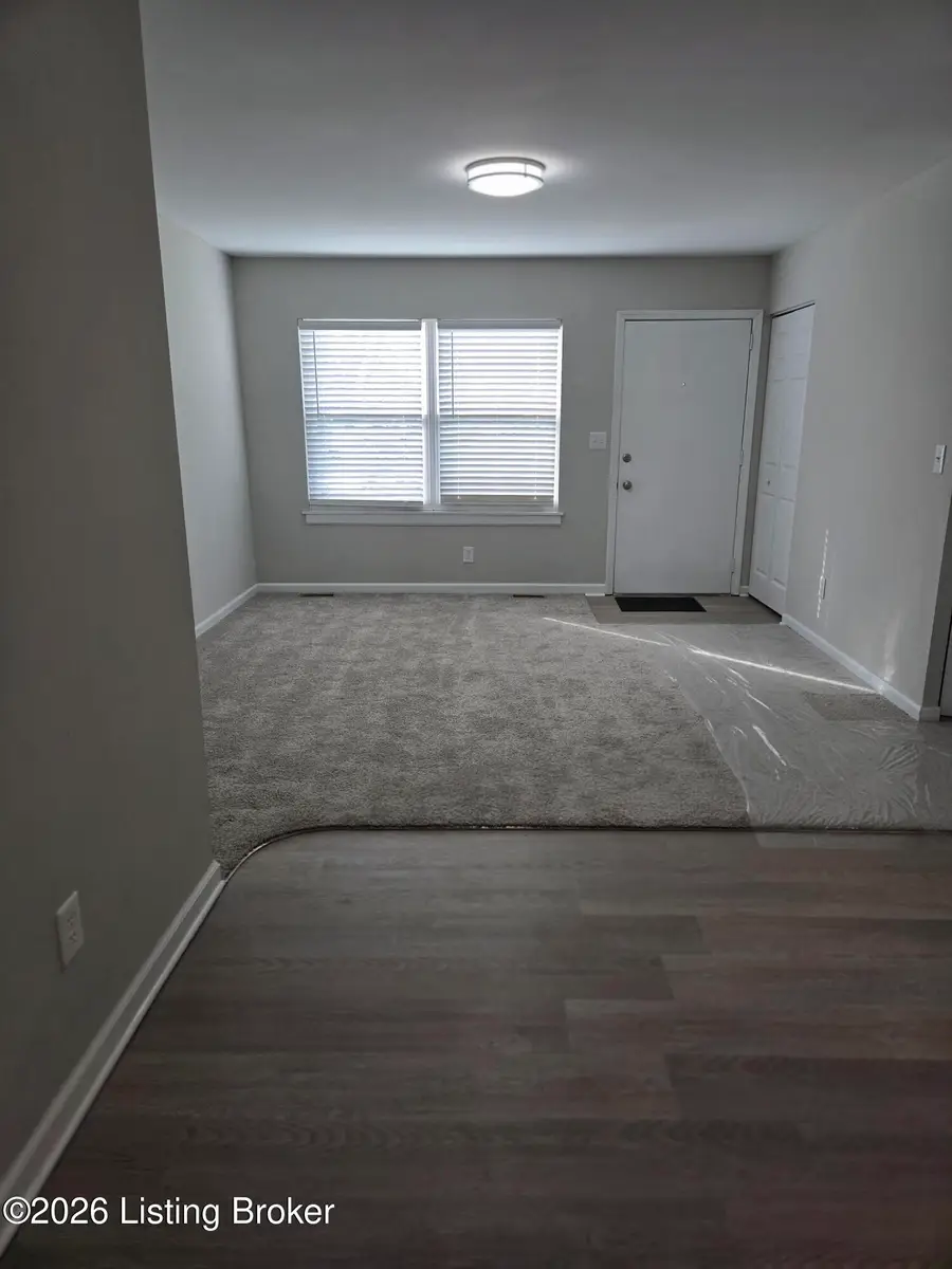 384 Glenview Rd, Louisville, KY 40229 - #2