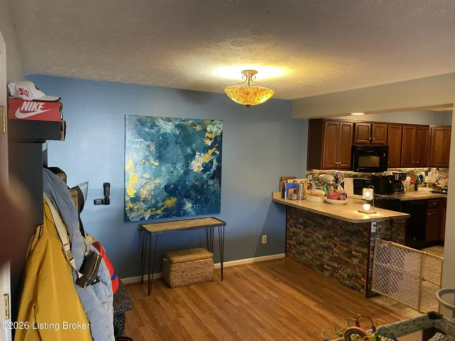 4306 Wisteria Landing Cir #202, Louisville, KY 40218 - #3