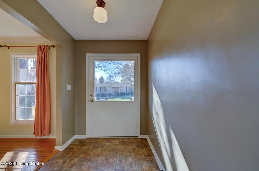 8605 Longborough Way, Jeffersontown, KY 40299 - #2