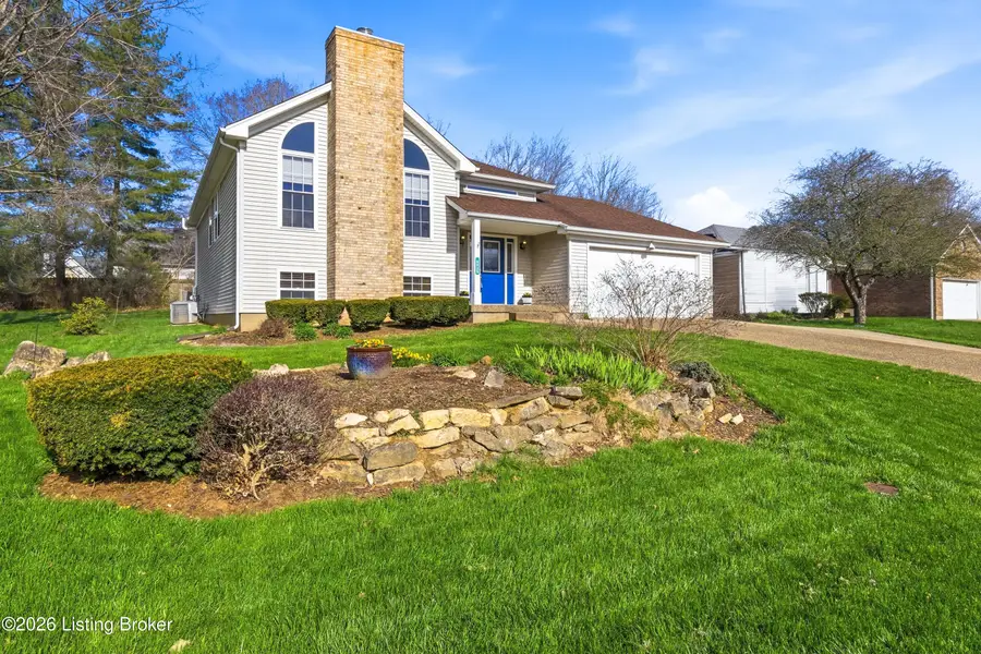 6625 Riverbirch Dr, Pewee Valley, KY 40056 - #2