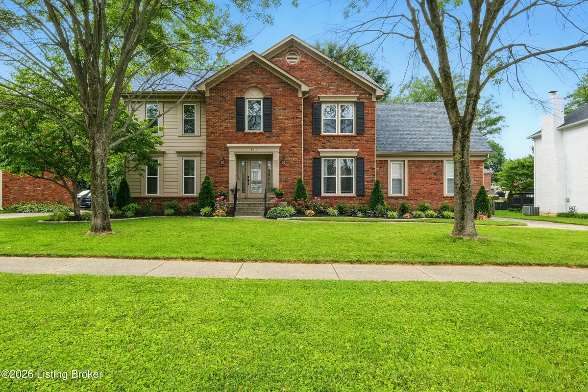 811 Foxfire Dr, Louisville, KY 40223 - #1