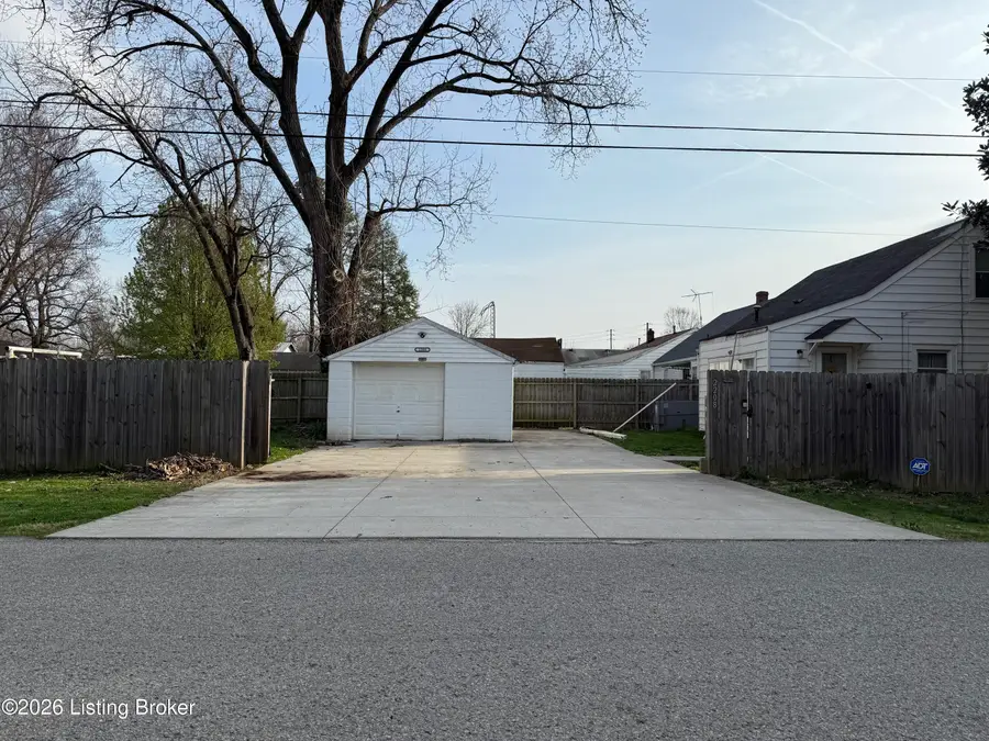 5001 Graston Ave, Louisville, KY 40216 - #2