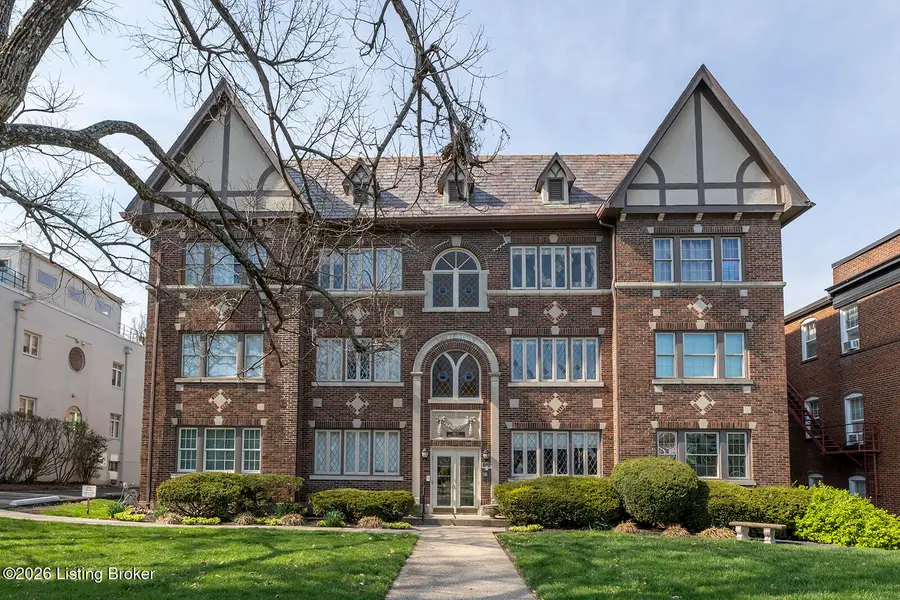 2043 Douglass Blvd #APT 21, Louisville, KY 40205 - #2