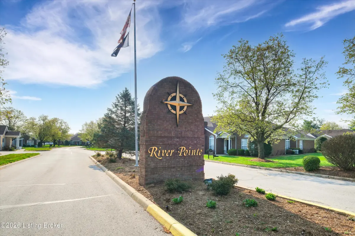 6215 River Pointe Dr, Louisville, KY 40258 - #1