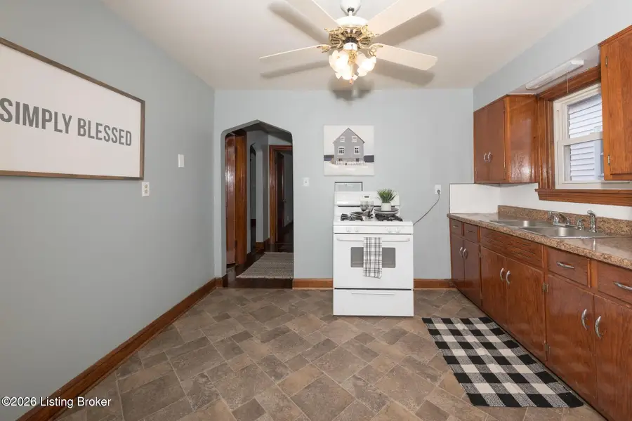 3664 Kahlert Ave, Louisville, KY 40215 - #2