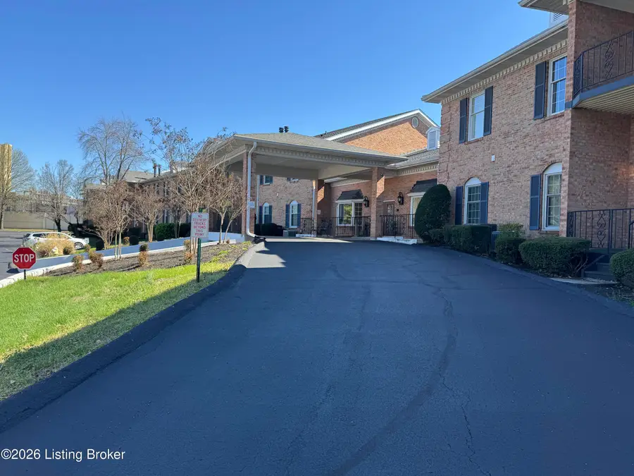 1612 Gardiner Ln #113, Louisville, KY 40205 - #3