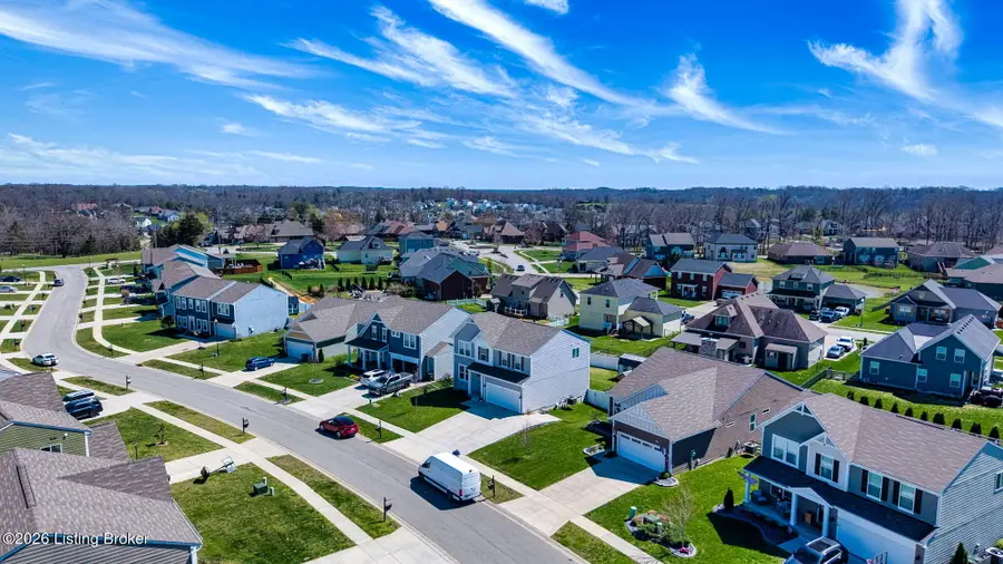 518 Williamsburg Dr, Mount Washington, KY 40047 - #3