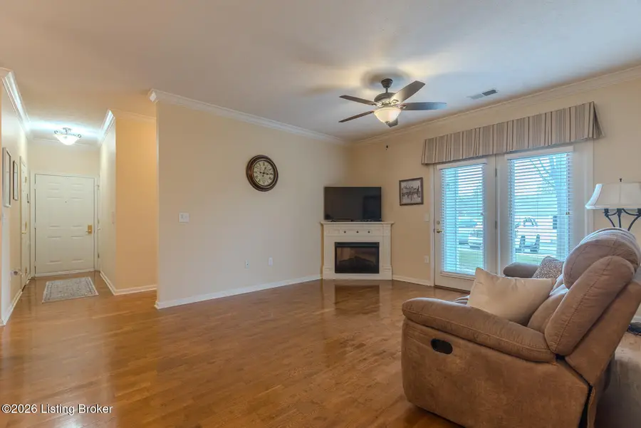 2609 Bradford Commons Dr #104, Louisville, KY 40299 - #3