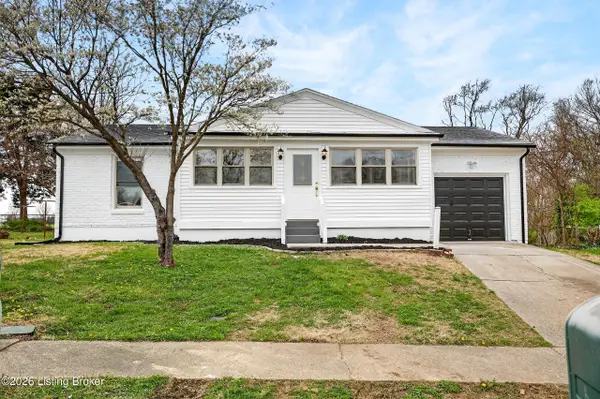 5202 Chasewood Pl, Louisville, KY 40229