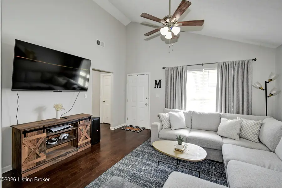 7920 Grandmeadow Ln, Louisville, KY 40258 - #3